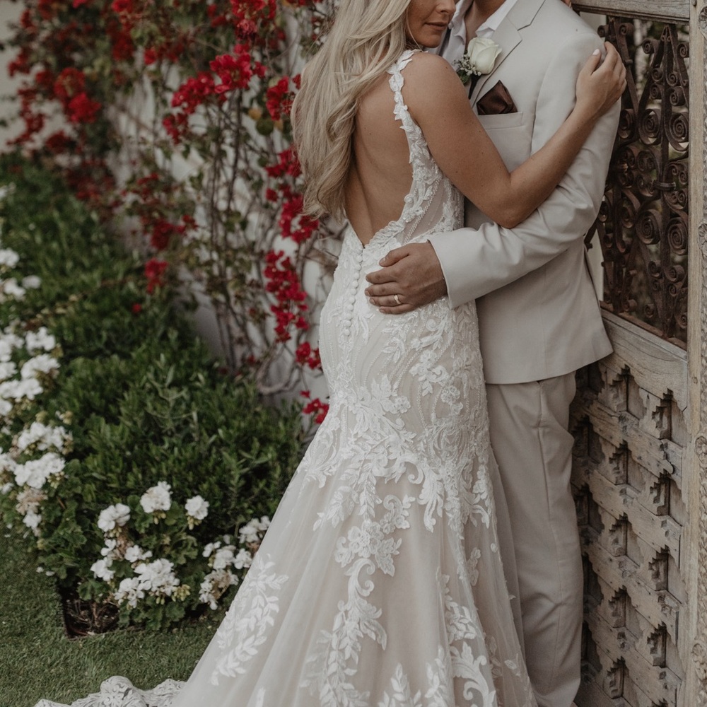 Martina Liana Wedding Dress - Picture 7 of 10
